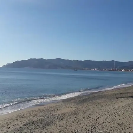Caruggio Al Mare Vicino Al Mare E Comodo Al Centro Di Apartment Savona