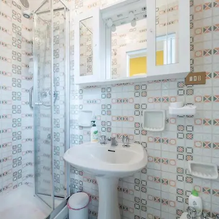 Apartment Caruggio Al Mare Vicino Al Mare E Comodo Al Centro Di
